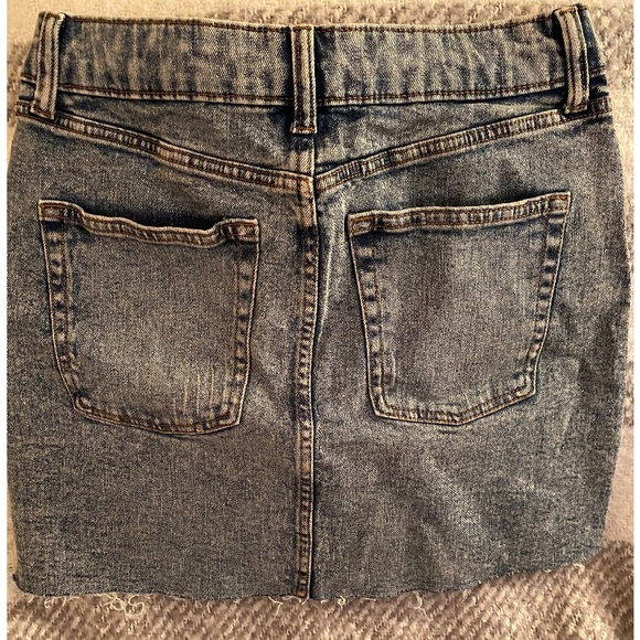 SKIRT - Picture 2 of 3